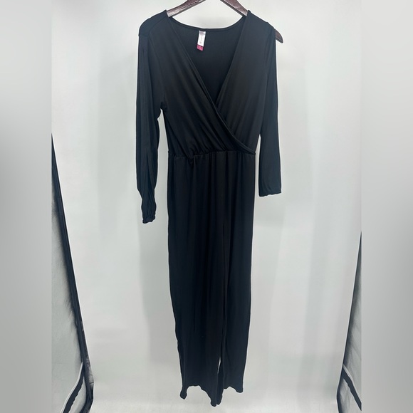No Boundaries Dresses & Skirts - No Boundaries Black One Shoulder Cuffed Sleeve Dress pants